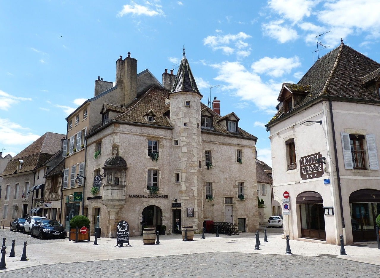 Discover Loire Valley: Vineyards and Villages of France ...